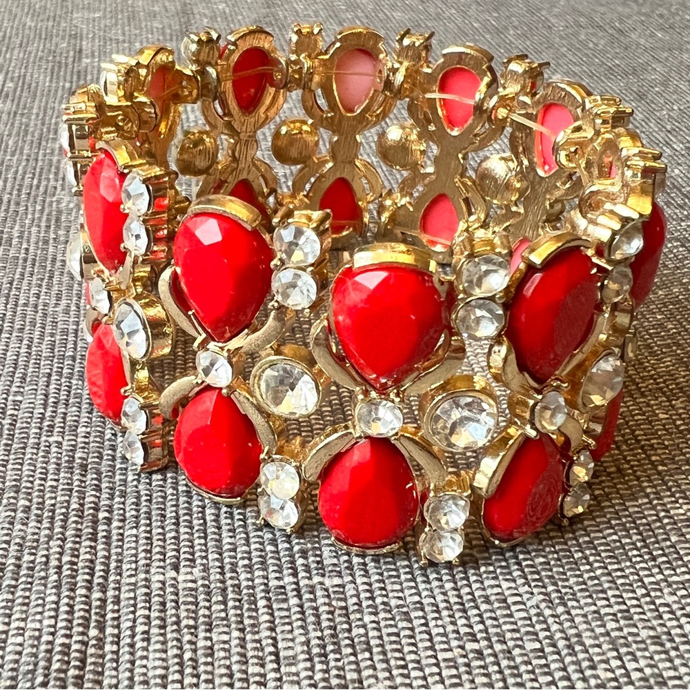 Elegant Red and Gold Bracelet